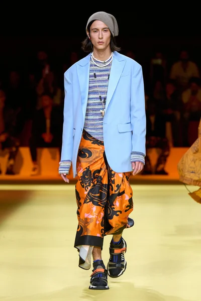 Look 11